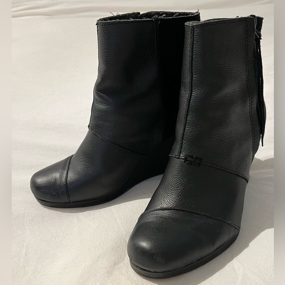Toms Wedge Leather and Suede Boots